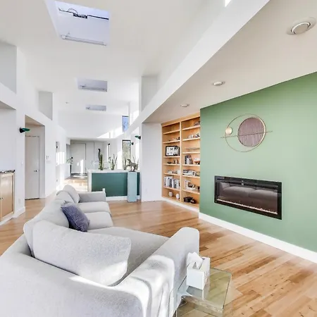 Luxurious Hillside Home Wac & Gorgeous Sf Views!